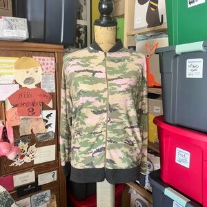 🫒💚CAMO LIGHT WEIGHT BOMBER JACKET